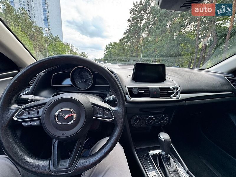 Седан Mazda 3 2017 в Києві