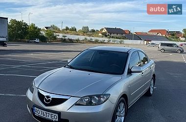 Седан Mazda 3 2006 в Ужгороде