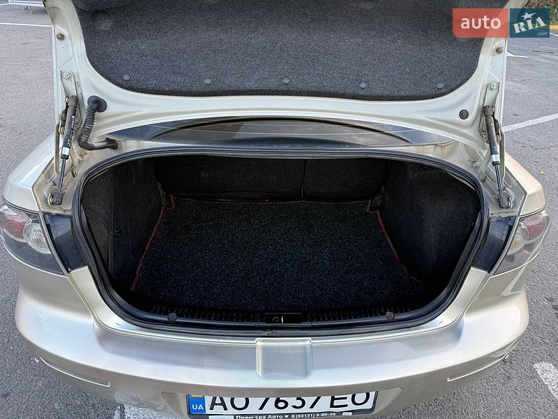 Седан Mazda 3 2006 в Ужгороде