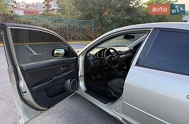 Седан Mazda 3 2006 в Ужгороде