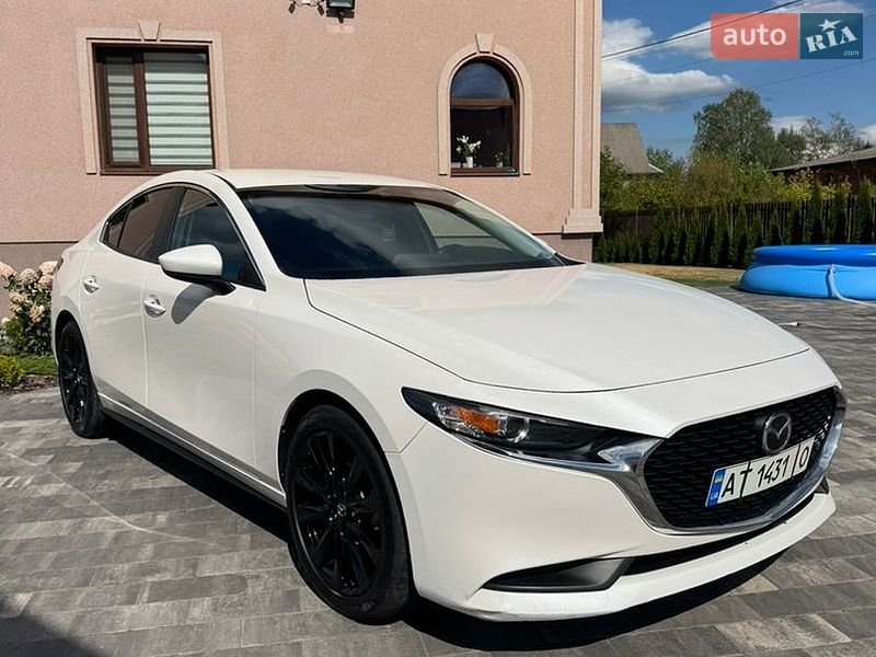 Седан Mazda 3 2021 в Коломые