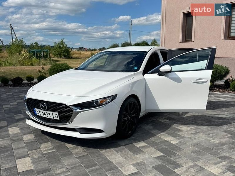 Седан Mazda 3 2021 в Коломые