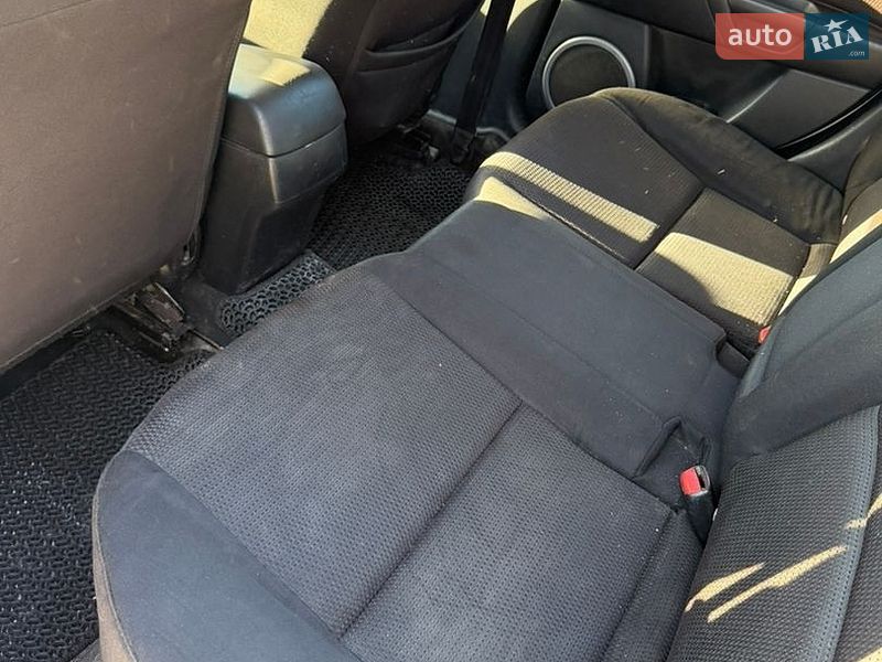 Седан Mazda 3 2006 в Дніпрі