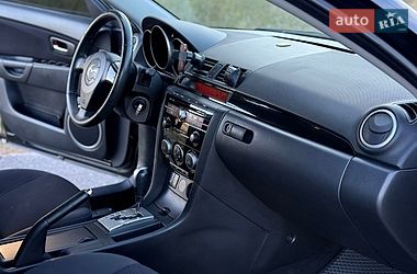 Седан Mazda 3 2008 в Днепре