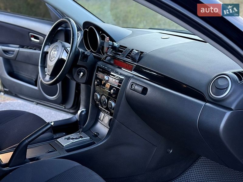 Седан Mazda 3 2008 в Днепре