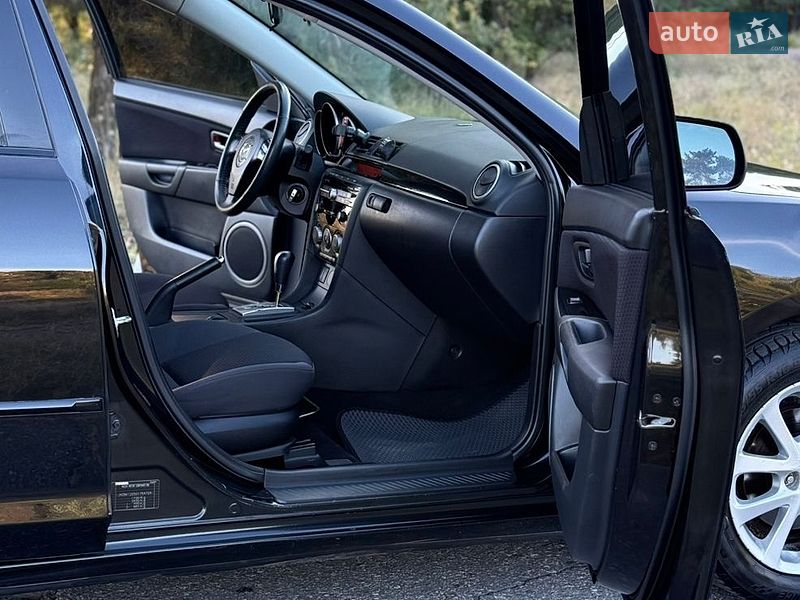 Седан Mazda 3 2008 в Днепре