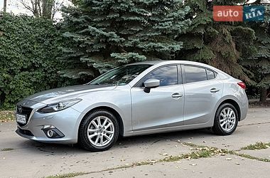 Седан Mazda 3 2015 в Днепре
