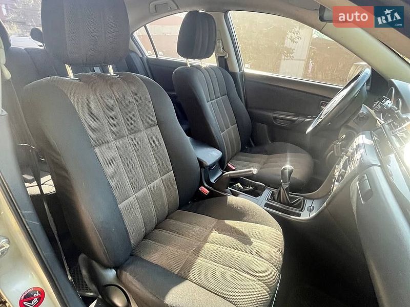 Седан Mazda 3 2008 в Днепре