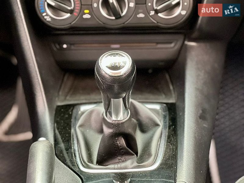 Седан Mazda 3 2014 в Обухові
