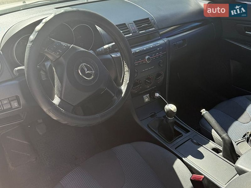 Хэтчбек Mazda 3 2004 в Каменском