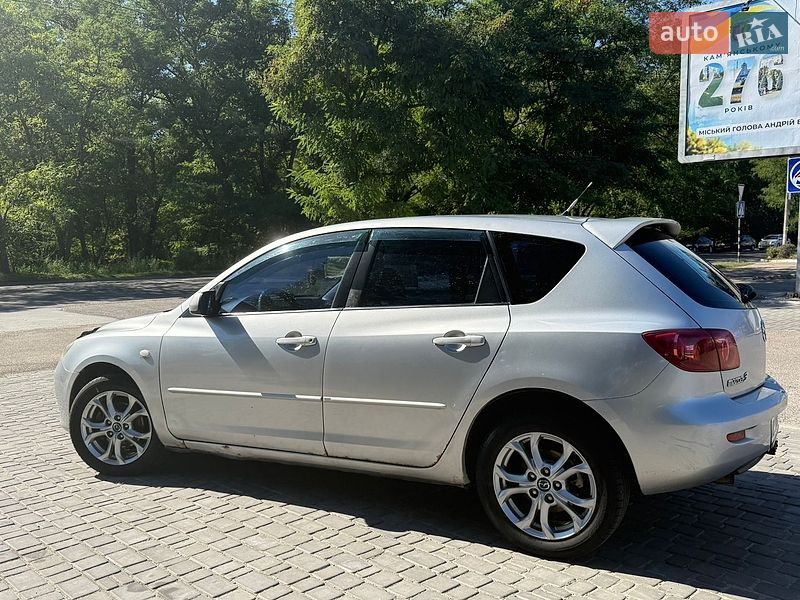 Хэтчбек Mazda 3 2004 в Каменском