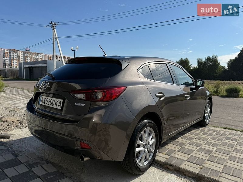 Хэтчбек Mazda 3 2016 в Крюковщине
