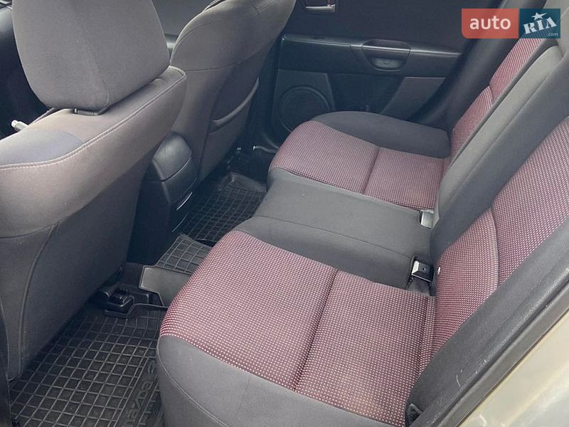 Хетчбек Mazda 3 2004 в Рівному