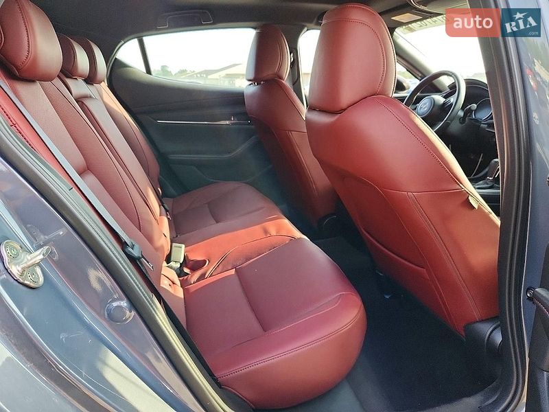 Хэтчбек Mazda 3 2025 в Львове