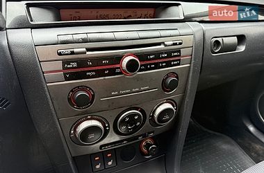 Седан Mazda 3 2007 в Черновцах