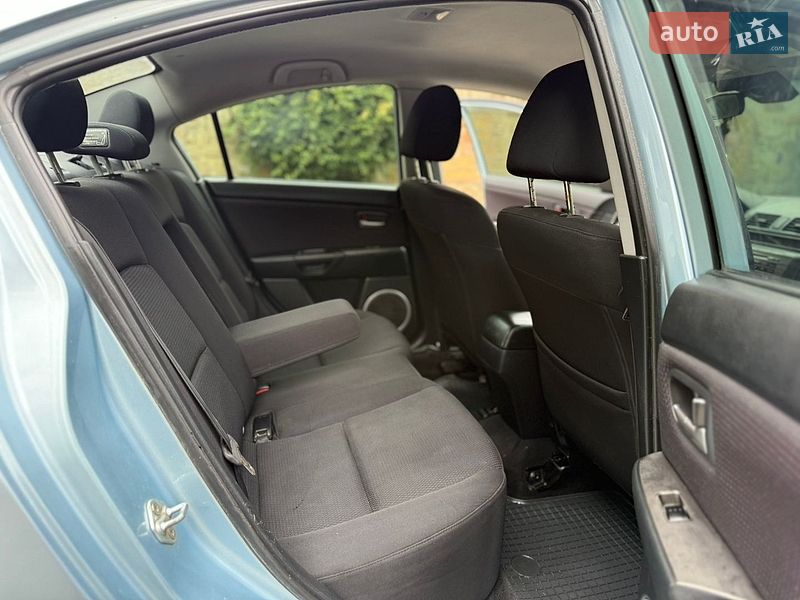 Седан Mazda 3 2007 в Черновцах