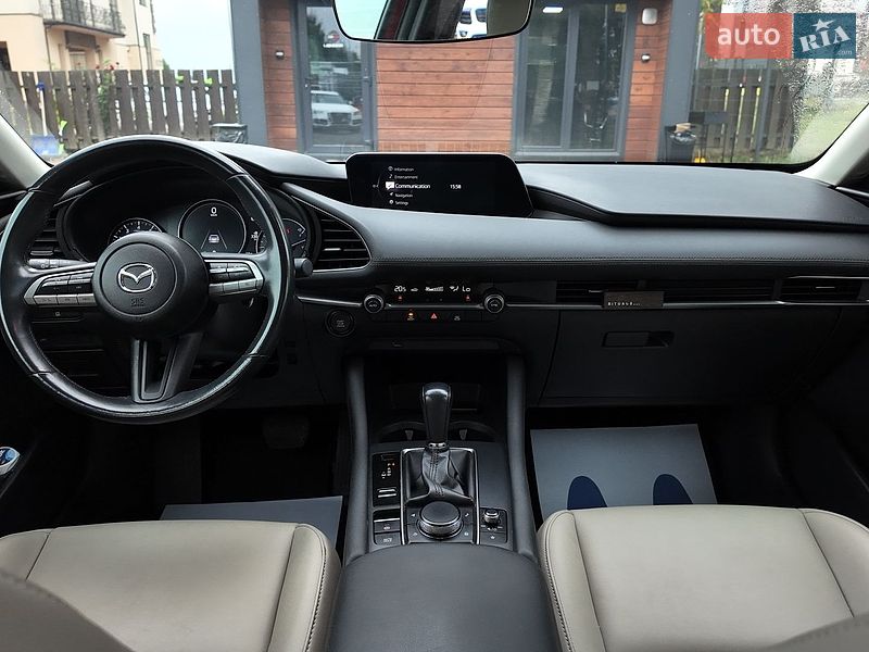 Седан Mazda 3 2019 в Стрию