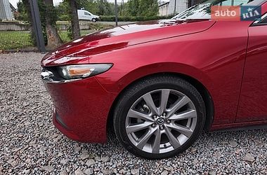 Седан Mazda 3 2019 в Стрию