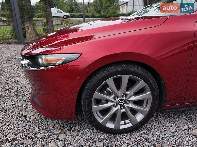 Седан Mazda 3 2019 в Стрию