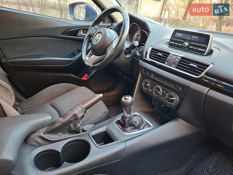 Седан Mazda 3 2016 в Києві