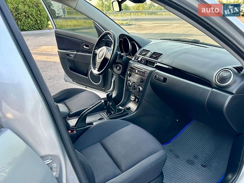 Хэтчбек Mazda 3 2006 в Днепре