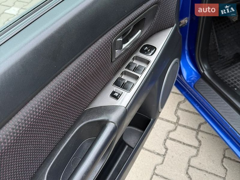 Хэтчбек Mazda 3 2007 в Черновцах