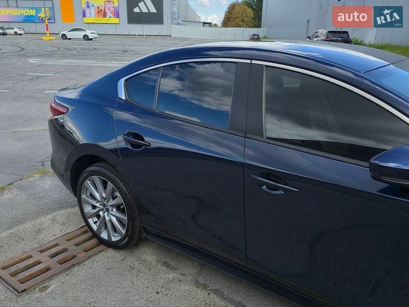 Седан Mazda 3 2023 в Полтаве