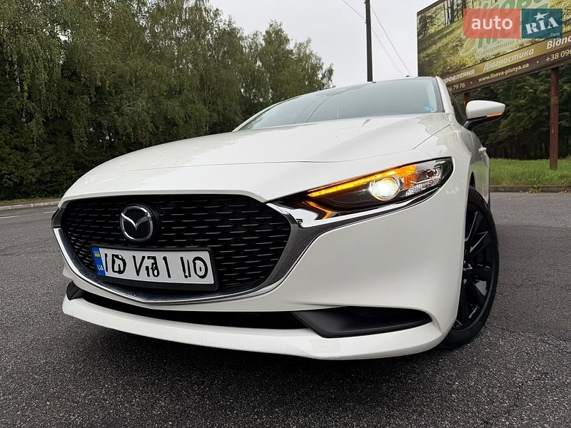 Седан Mazda 3 2021 в Трускавці