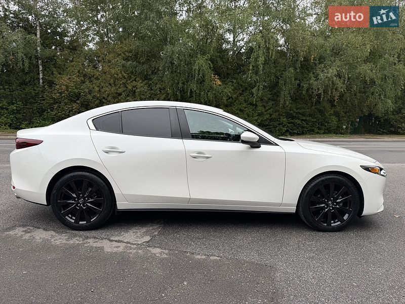 Седан Mazda 3 2021 в Трускавці