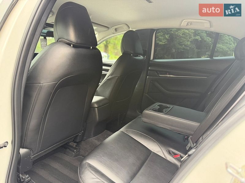 Седан Mazda 3 2021 в Трускавці