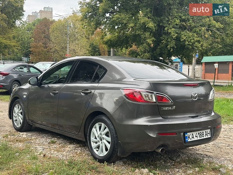 Седан Mazda 3 2012 в Киеве