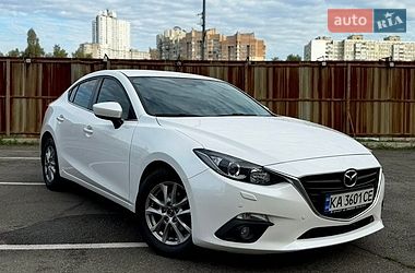 Седан Mazda 3 2016 в Киеве
