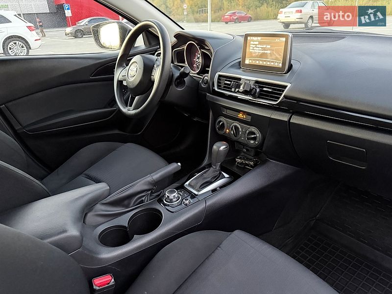 Седан Mazda 3 2015 в Києві