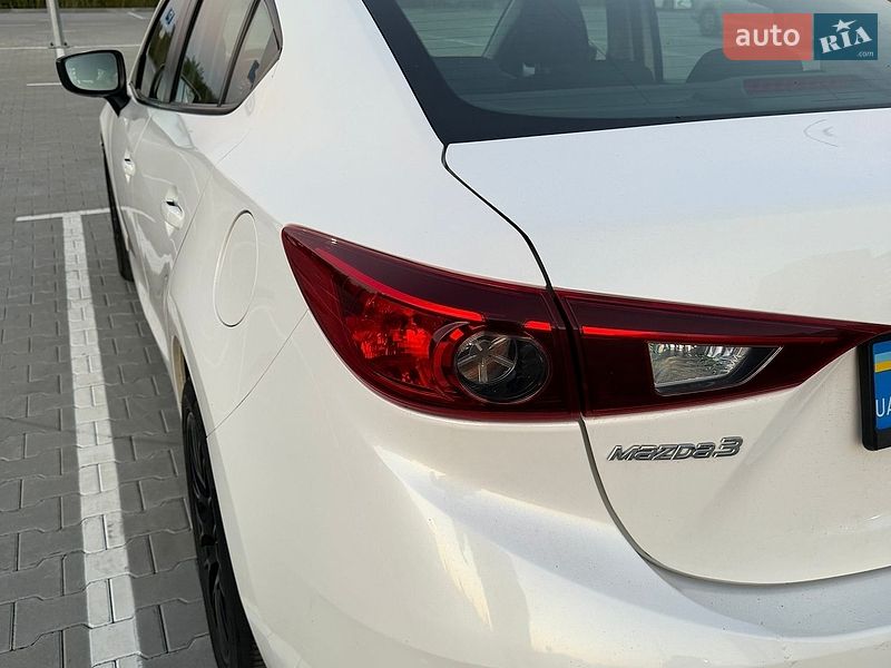 Седан Mazda 3 2015 в Києві