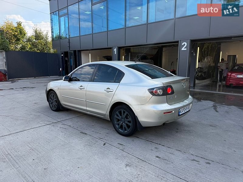 Седан Mazda 3 2006 в Киеве