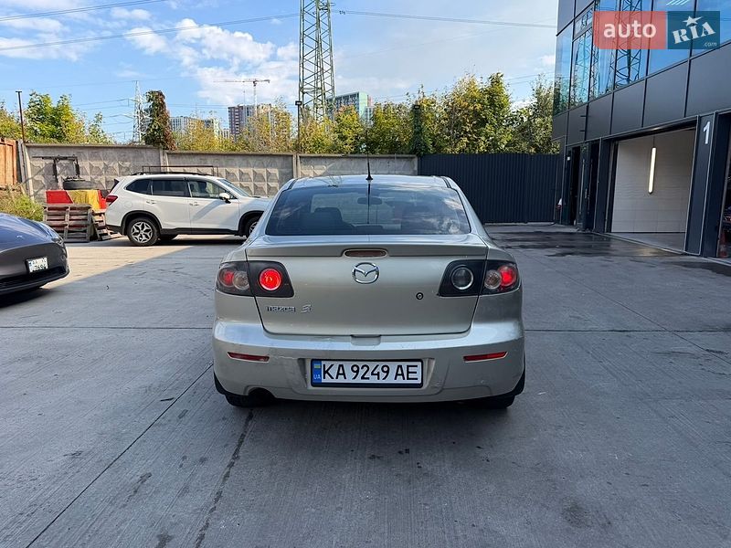 Седан Mazda 3 2006 в Киеве