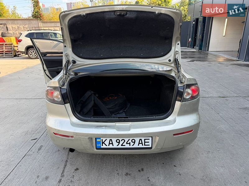 Седан Mazda 3 2006 в Киеве