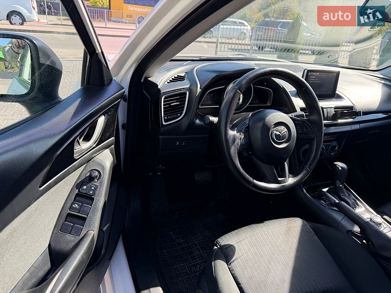 Седан Mazda 3 2015 в Киеве