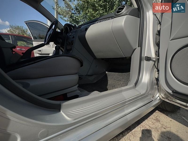 Хетчбек Mazda 3 2003 в Корсунь-Шевченківському