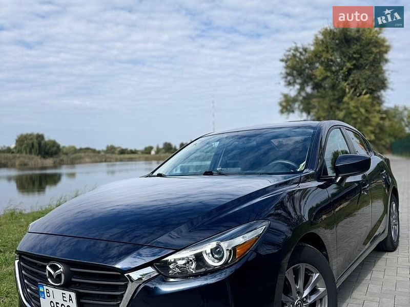 Седан Mazda 3 2016 в Кременчуці