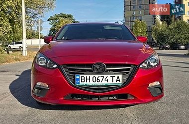 Седан Mazda 3 2014 в Днепре