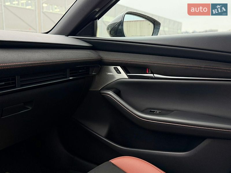 Хетчбек Mazda 3 2025 в Львові фото 51 Хетчбек Mazda 3 2025 в Львові