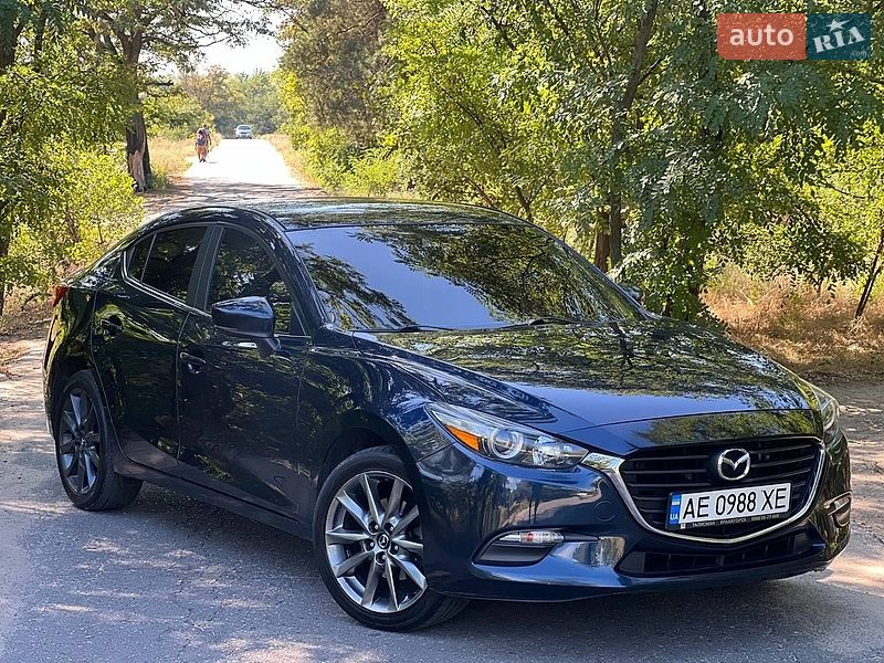 Седан Mazda 3 2018 в Днепре
