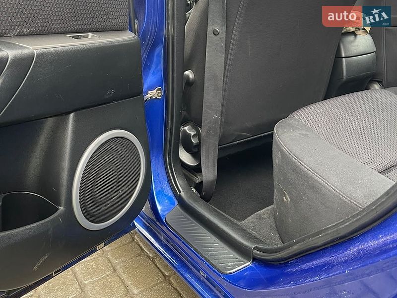 Хэтчбек Mazda 3 2006 в Ивано-Франковске