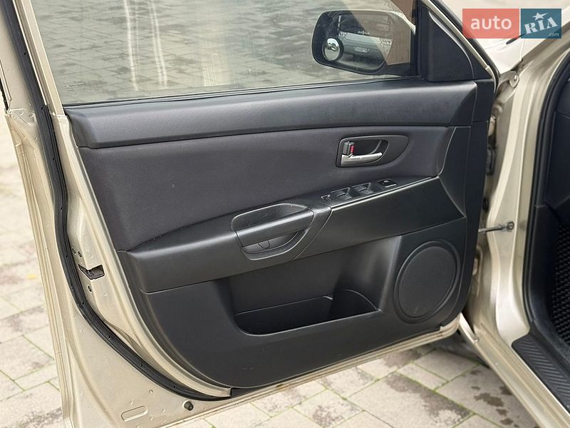 Седан Mazda 3 2006 в Ивано-Франковске