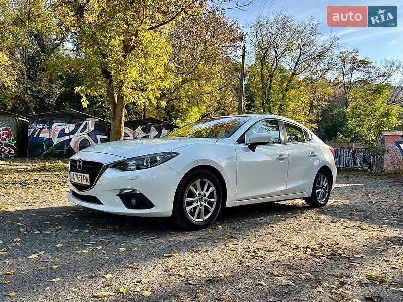 Седан Mazda 3 2016 в Києві