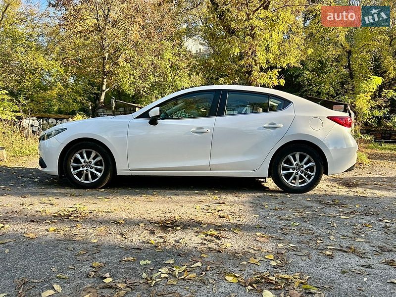 Седан Mazda 3 2016 в Києві