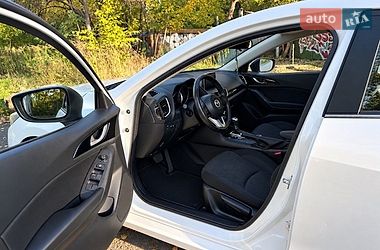 Седан Mazda 3 2016 в Києві
