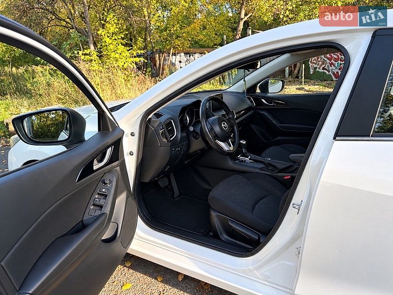 Седан Mazda 3 2016 в Києві