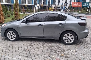 Седан Mazda 3 2011 в Івано-Франківську
